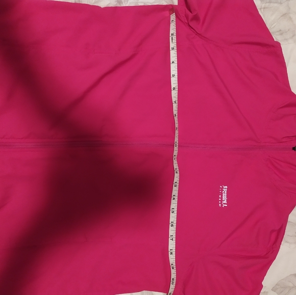 Lightweight Jacket Running Room Size Large - Picture 3 of 6